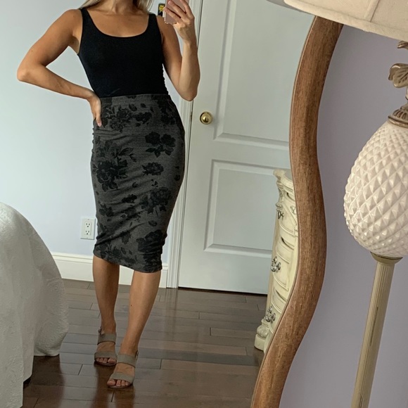 Garage Grey Floral Pattern Midi Skirt - Picture 2 of 7